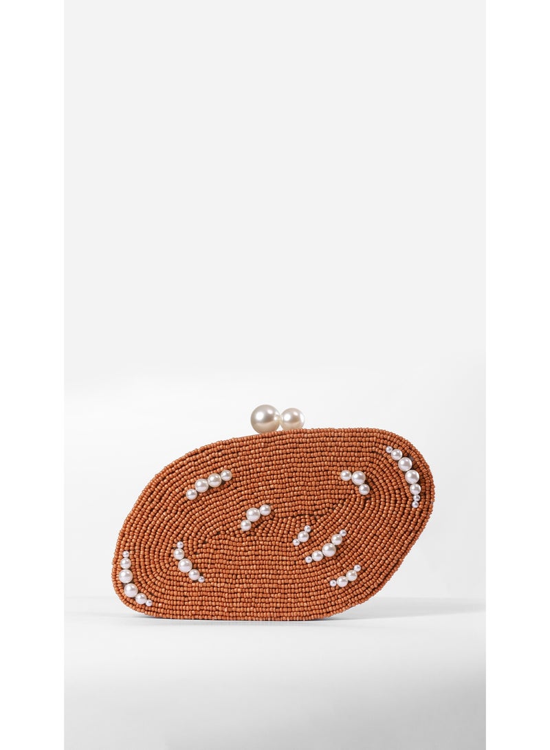 كيفيلي حقيبة كلتش مستوحاة من ألوان الصحراء مع تطريز لؤلؤي - Image 1